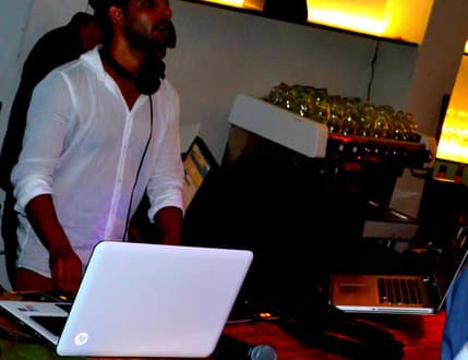 תמונה 3 עבור DJ Liron