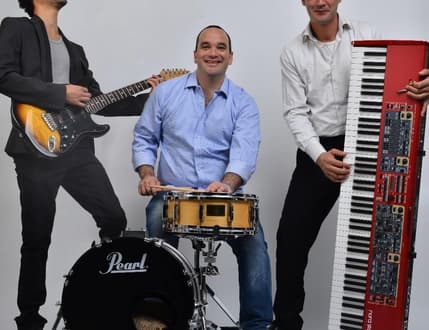 Image 2 for הידועים בציבור - מסיבה עברית Live