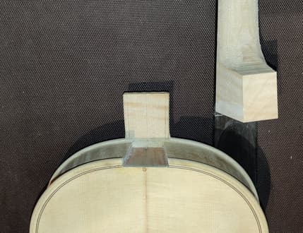 Image 2 for יובל אדרת - בונה ומתקן כינורות וכלי קשת