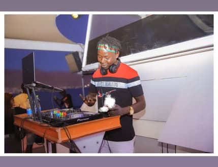 Image 2 for Dj-Nasrs Omer