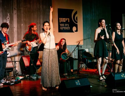 Image 1 for הרכב פיוז'ן המשלב R&B, ג'אז, ומוסיקת עולם