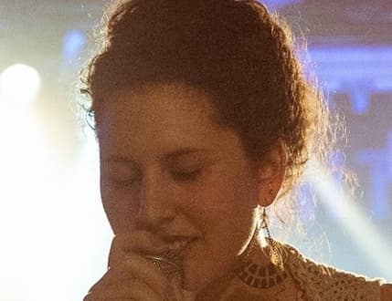 Image 2 for Naomi Yeivin