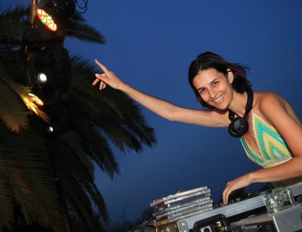 Image 1 for DJ EFRAT - מדברת מוזיקה