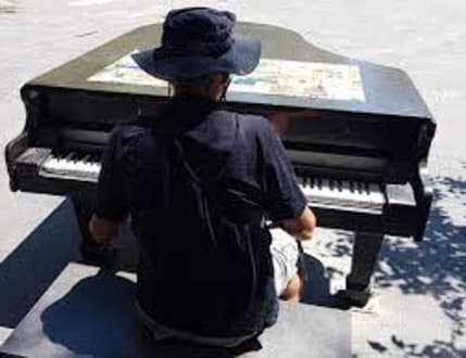 תמונה 3 עבור עמליה - מורה לפסנתר בחיפה