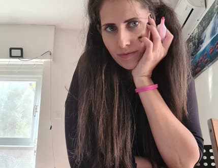 Image 1 for איילת יהודה שיעורי גיטרה