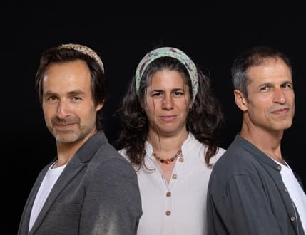 Image 1 for עלמא | לוחות הלב — שלושה קולות, סיבוב חדש