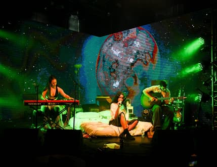 Image 1 for הדר הלל – בתוך הראש שלי