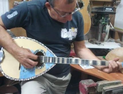 תמונה 2 עבור שוקי בוזוקי Builder Bouzouki Guitar Luthier