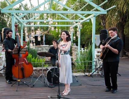 Image 3 for Jazz & Tonic - הרכב ג'אז לאירועים