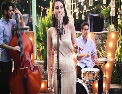 Image 2 for Jazz & Tonic - הרכב ג'אז לאירועים