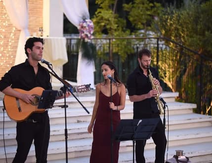 Image 3 for Besame Music
