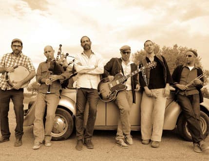Image 1 for Hakelim Band - להקת נושאי הכלים מוזיקה יהודית