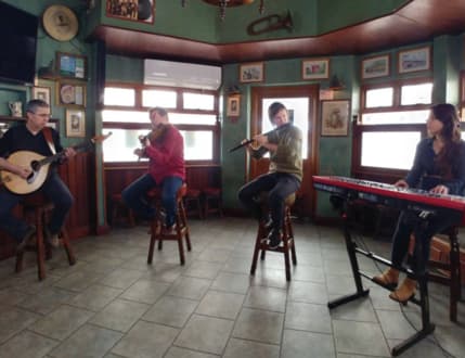 Image 2 for במה פתוחה - Molly Bloom's
