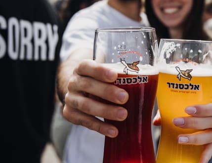 Image 2 for גרציא - מטבח ואנשים
